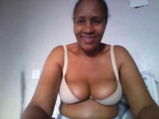 EllyStacy webcam