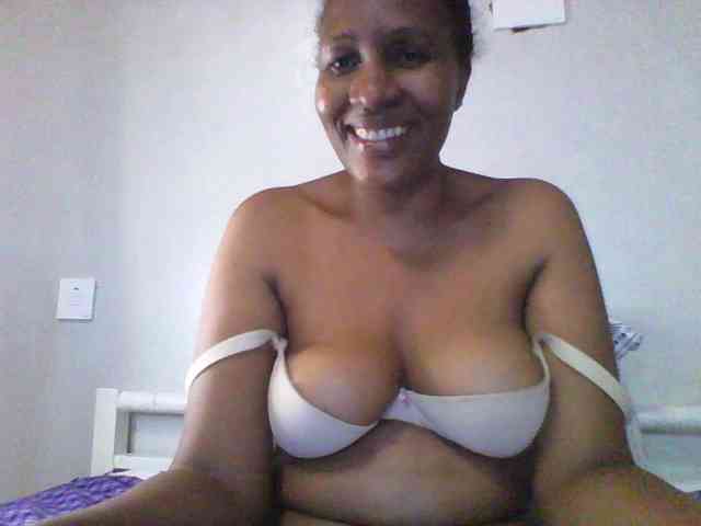EllyStacy webcam