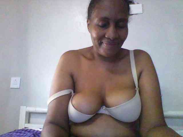EllyStacy webcam