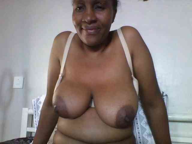 EllyStacy webcam