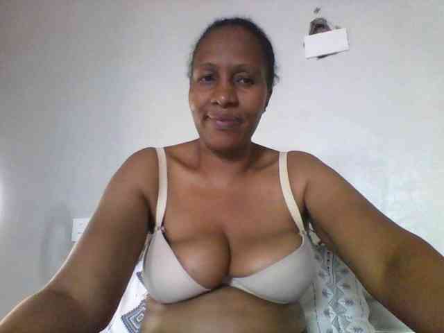 EllyStacy webcam