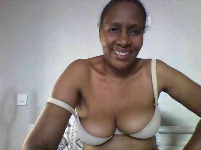 EllyStacy webcam