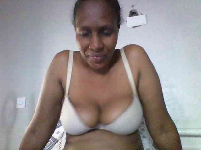 EllyStacy webcam