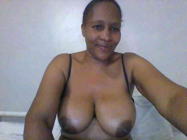 EllyStacy webcam