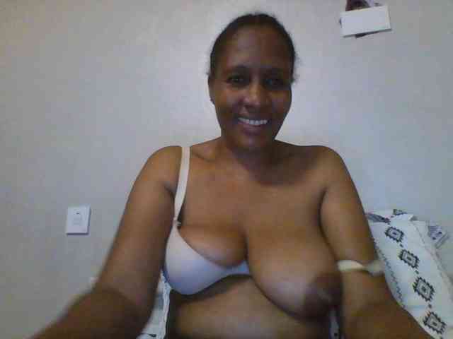 EllyStacy webcam