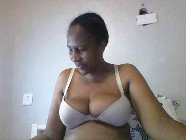 EllyStacy webcam