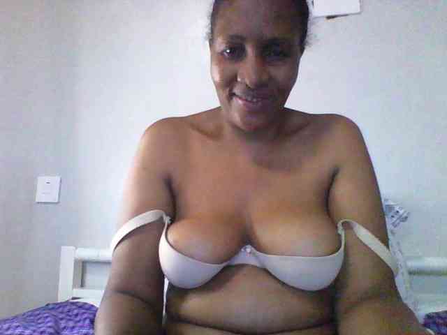 EllyStacy webcam