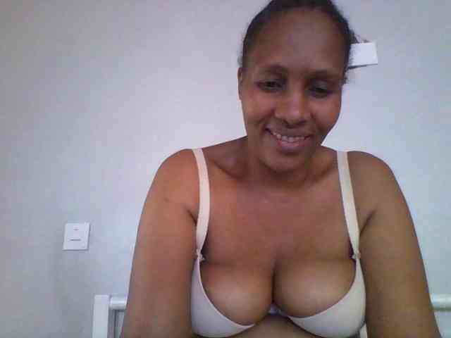 EllyStacy webcam