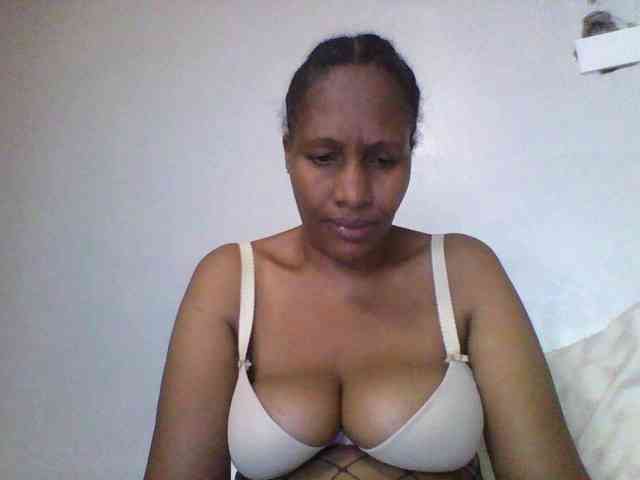 EllyStacy webcam