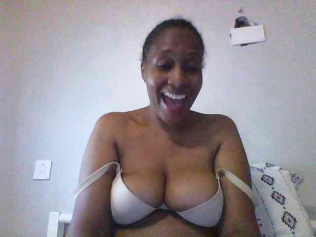 EllyStacy webcam