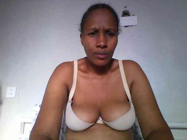 EllyStacy webcam