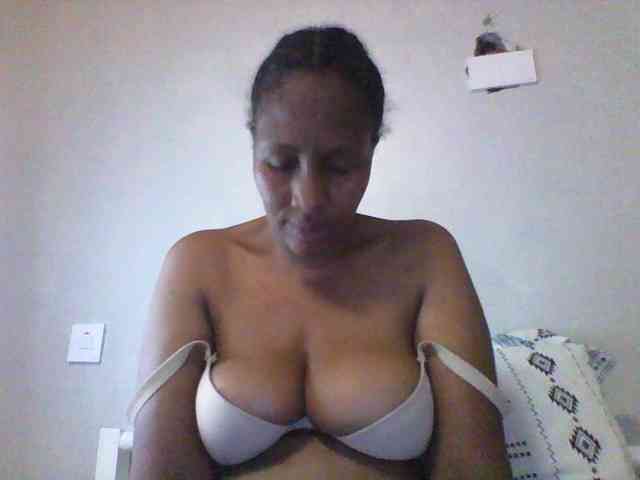 EllyStacy webcam