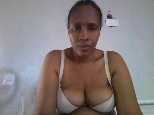 EllyStacy webcam