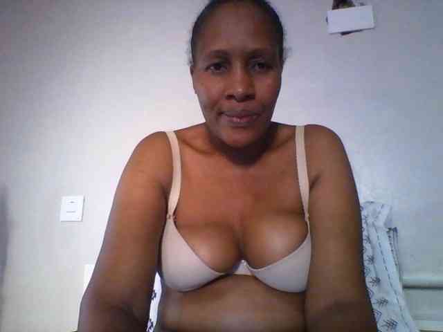 EllyStacy webcam