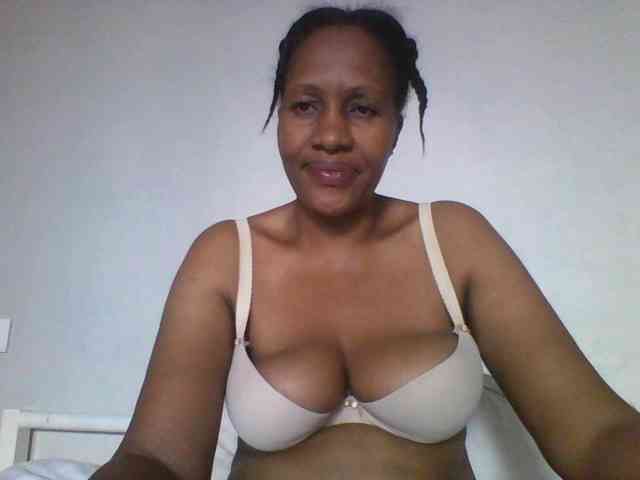 EllyStacy webcam