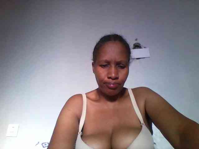 EllyStacy webcam