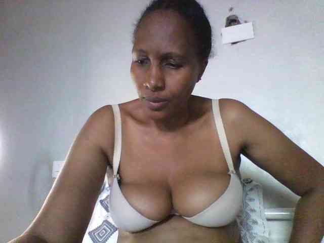 EllyStacy webcam