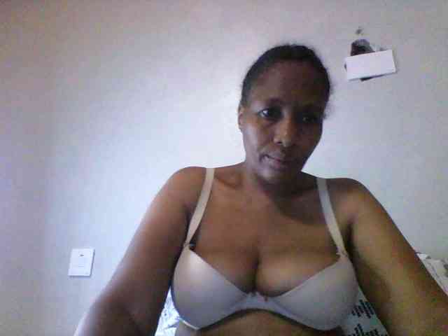EllyStacy webcam