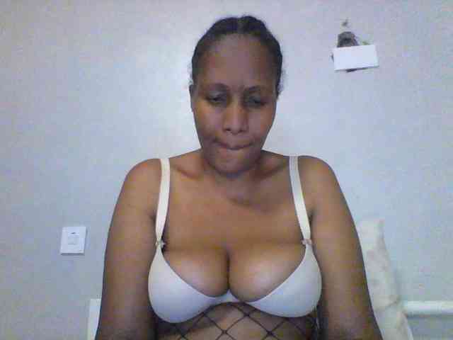EllyStacy webcam