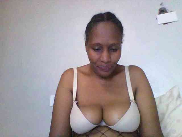 EllyStacy webcam