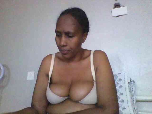 EllyStacy webcam