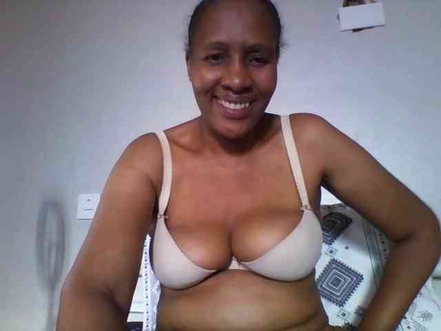 EllyStacy webcam