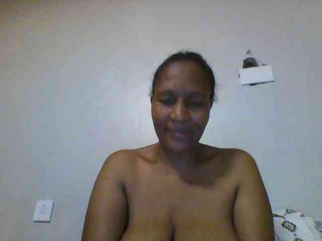EllyStacy webcam