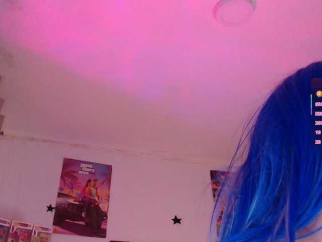 Emmy-Ruiz live cam on BongaCams