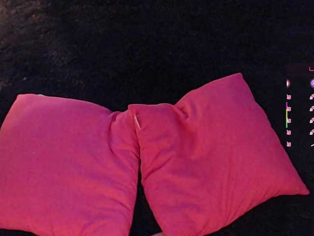 Emmy-Ruiz live cam on BongaCams