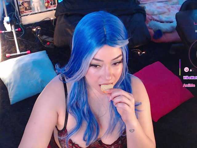Emmy-Ruiz live cam on BongaCams
