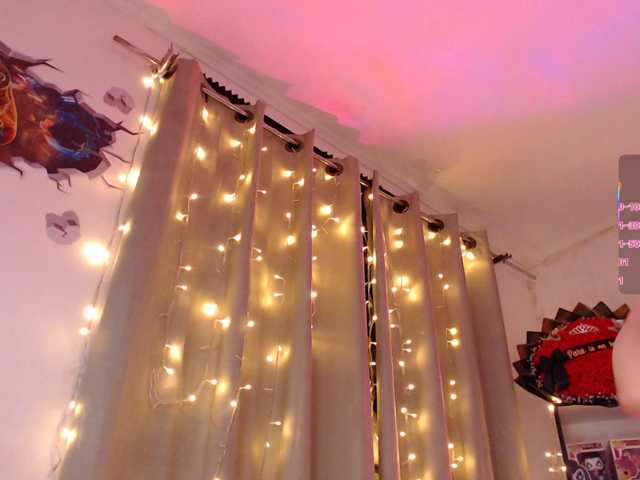 Emmy-Ruiz, en vivo ahora en BongaCams
