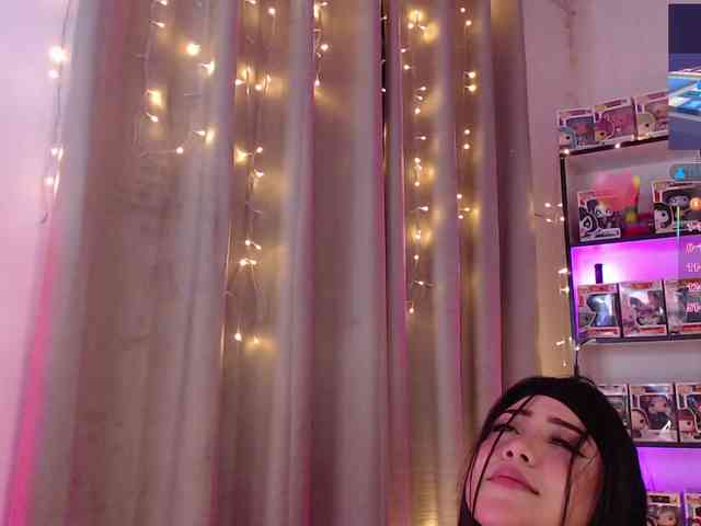 Emmy-Ruiz webcam