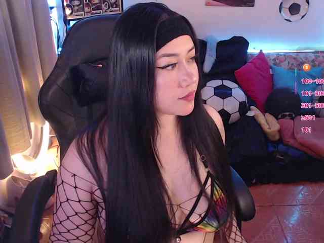 Emmy-Ruiz webcam