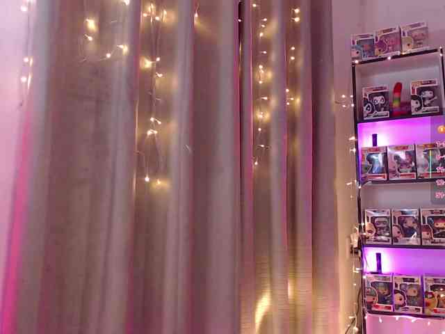 Emmy-Ruiz webcam
