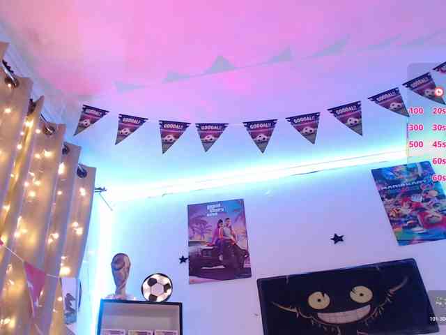 Emmy-Ruiz webcam