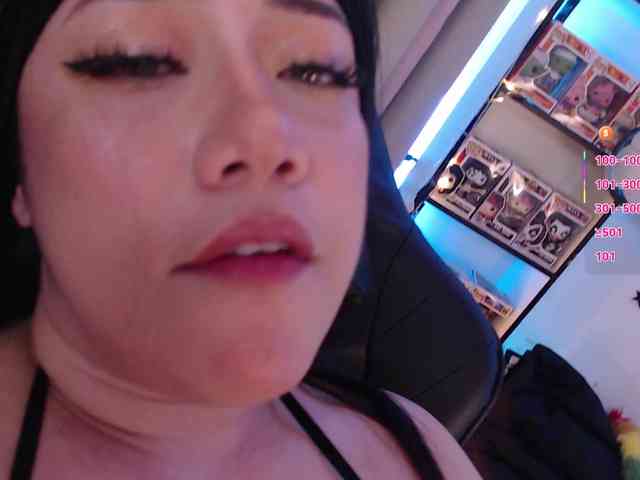 Emmy-Ruiz webcam