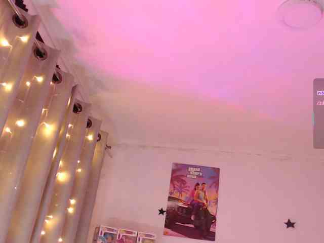 Emmy-Ruiz webcam