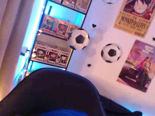Emmy-Ruiz webcam