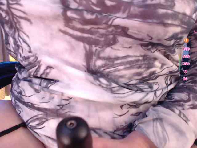 Emmy-Ruiz webcam