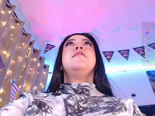 Emmy-Ruiz webcam