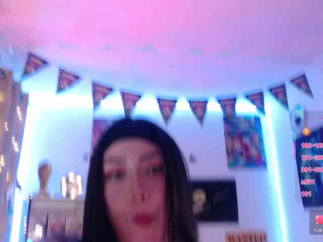Emmy-Ruiz webcam