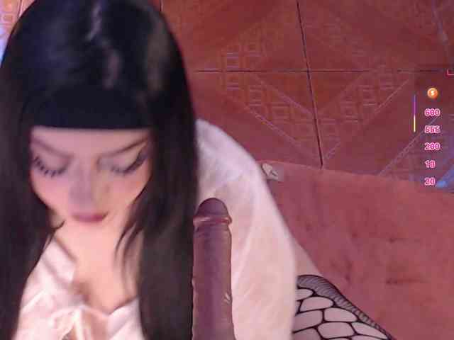 Emmy-Ruiz webcam