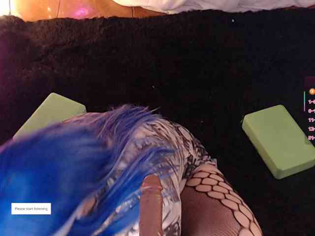 Emmy-Ruiz webcam