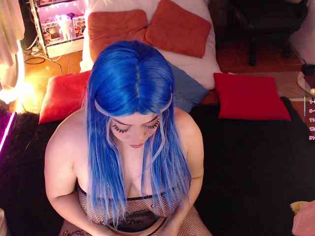 Emmy-Ruiz webcam