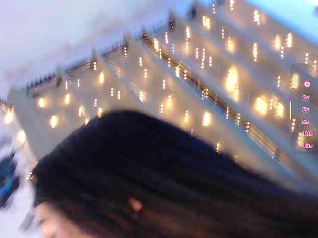 Emmy-Ruiz webcam