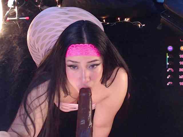 Emmy-Ruiz webcam