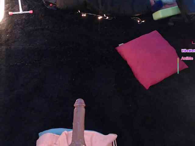 Emmy-Ruiz webcam
