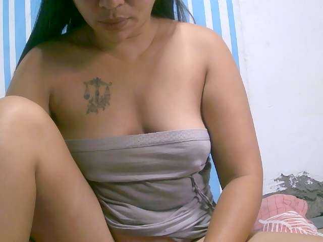 hornypinay69 live cam on BongaCams