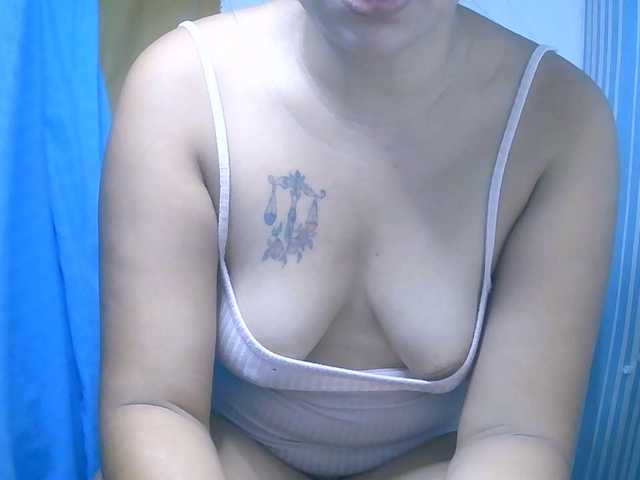 hornypinay69 live cam on BongaCams