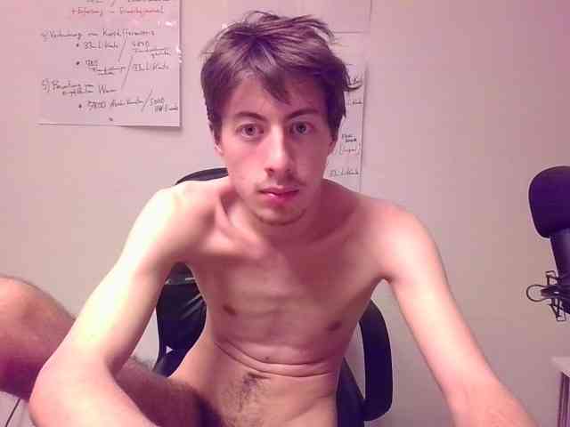 RealICERagotti Live Webcam on BongaCams